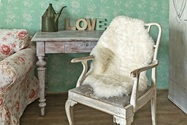 Icelandic lambskin, 90+, short hair, natural white (1)